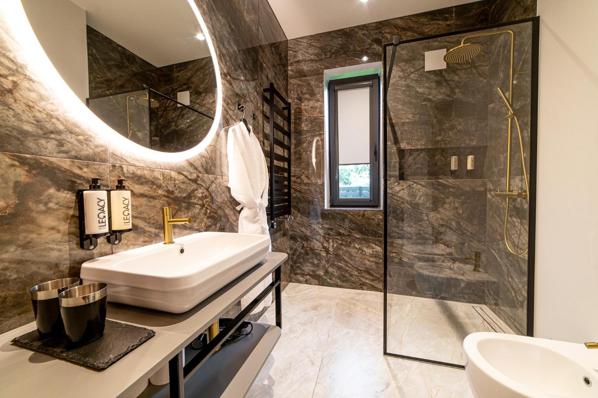 Hotel Gothards Kuldiga Bagian luar foto